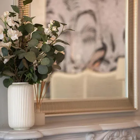 Dom wakacyjny Historic Manoir In Normandy Elegance In A Semi-rural Setting Ideal For Groups And Families Viré