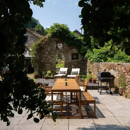 Historic Manoir In Normandy Elegance In A Semi-rural Setting Ideal For Groups And Families Dom wakacyjny *