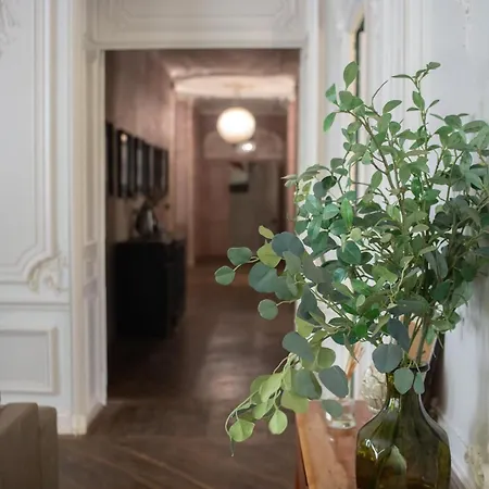 Dom wakacyjny Historic Manoir In Normandy Elegance In A Semi-rural Setting Ideal For Groups And Families