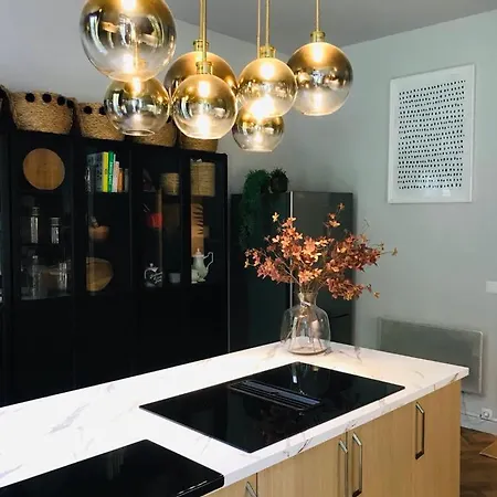 Dom wakacyjny Historic Manoir In Normandy Elegance In A Semi-rural Setting Ideal For Groups And Families *