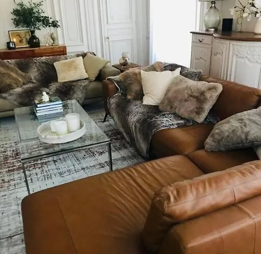 بيت للعطل Historic Manoir In Normandy Elegance In A Semi-rural Setting Ideal For Groups And Families *