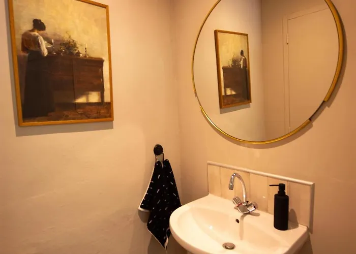 بيت للعطل Historic Manoir In Normandy Elegance In A Semi-rural Setting Ideal For Groups And Families *