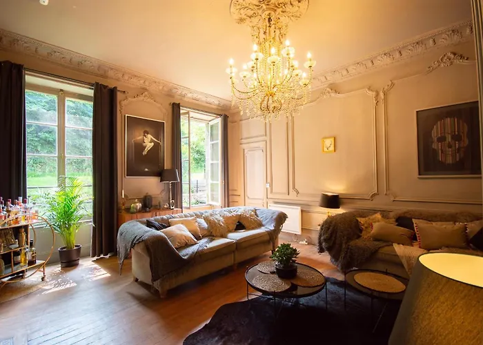 بيت للعطل Historic Manoir In Normandy Elegance In A Semi-rural Setting Ideal For Groups And Families