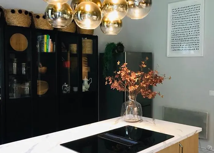 بيت للعطل Historic Manoir In Normandy Elegance In A Semi-rural Setting Ideal For Groups And Families *